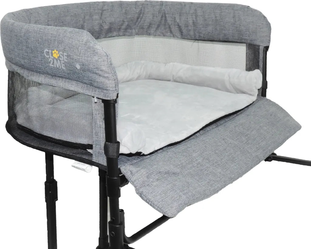  Close2Me HAPPY - Mittelgroßes Beistellbett Für Haustiere Bis 12 Kg, Inklusive Auflagepad Mit Kuschelrand
