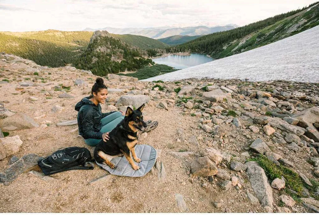  Ruffwear Highlands Pad Bett Cloudbust Gray, Größe:M